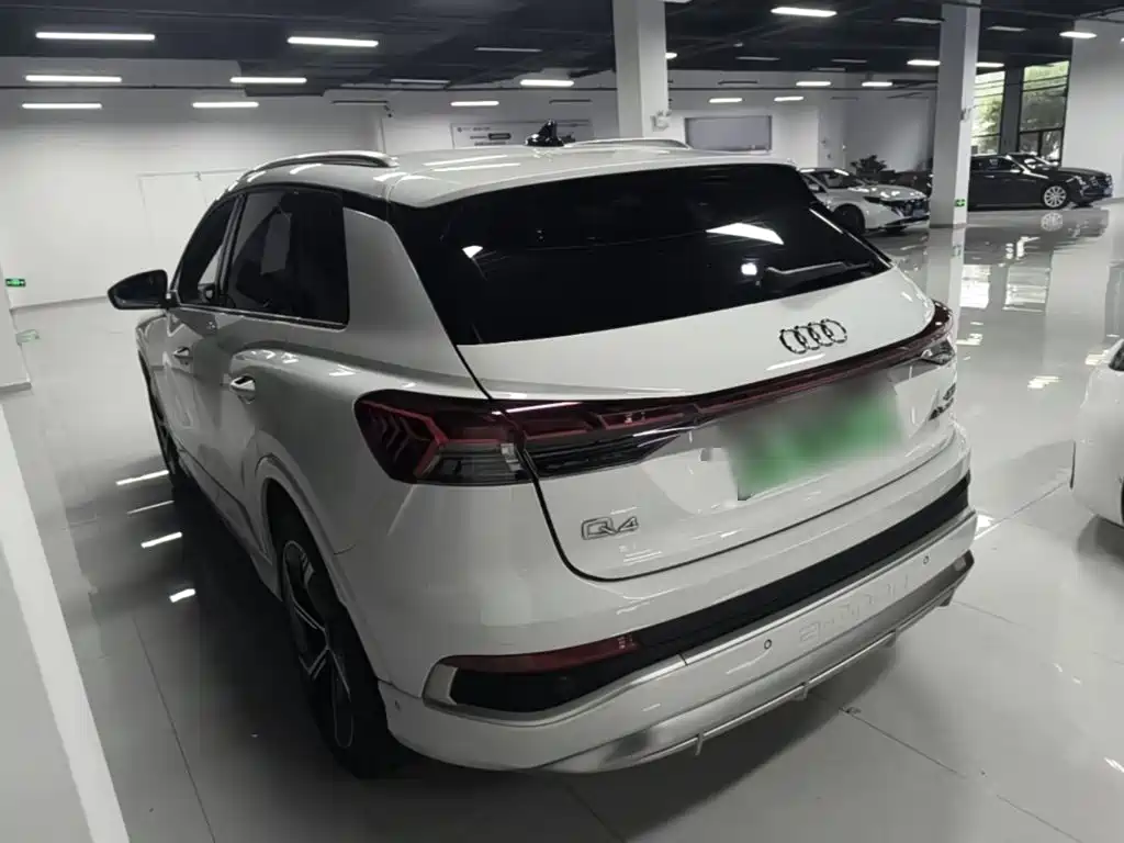 Audi Q4 e-tron — миниатюра 5