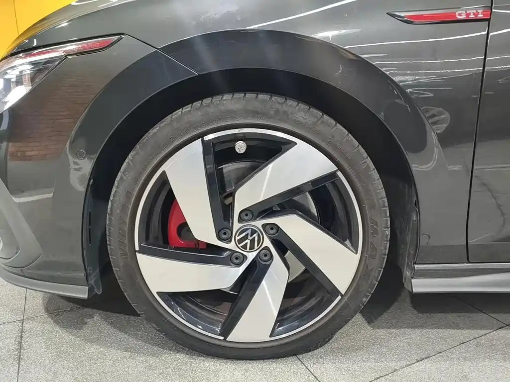 Volkswagen Golf GTI — миниатюра 15
