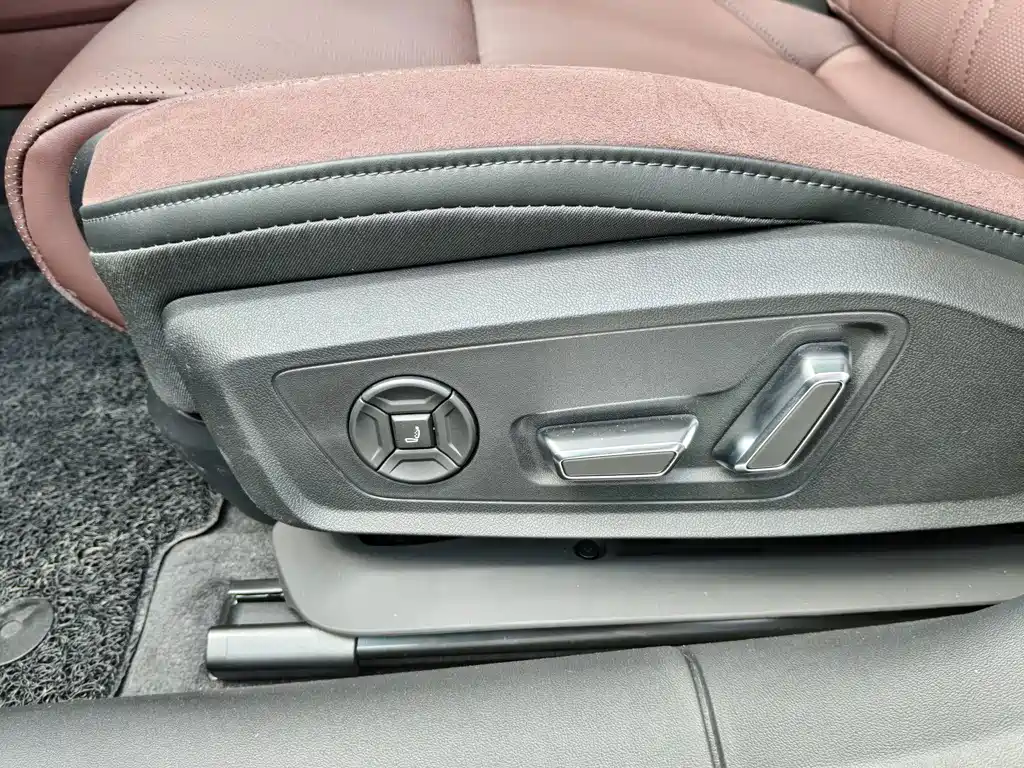 Audi A6L — миниатюра 9