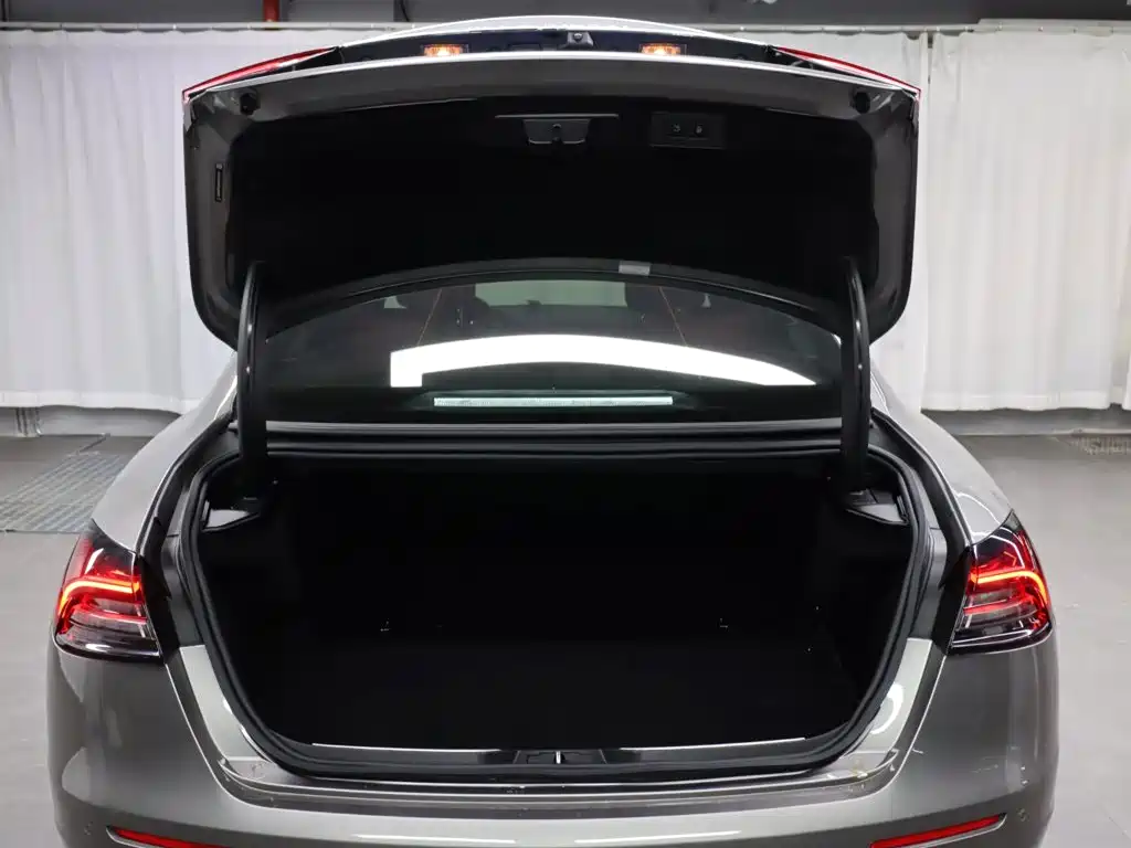 Maserati Quattroporte — миниатюра 34