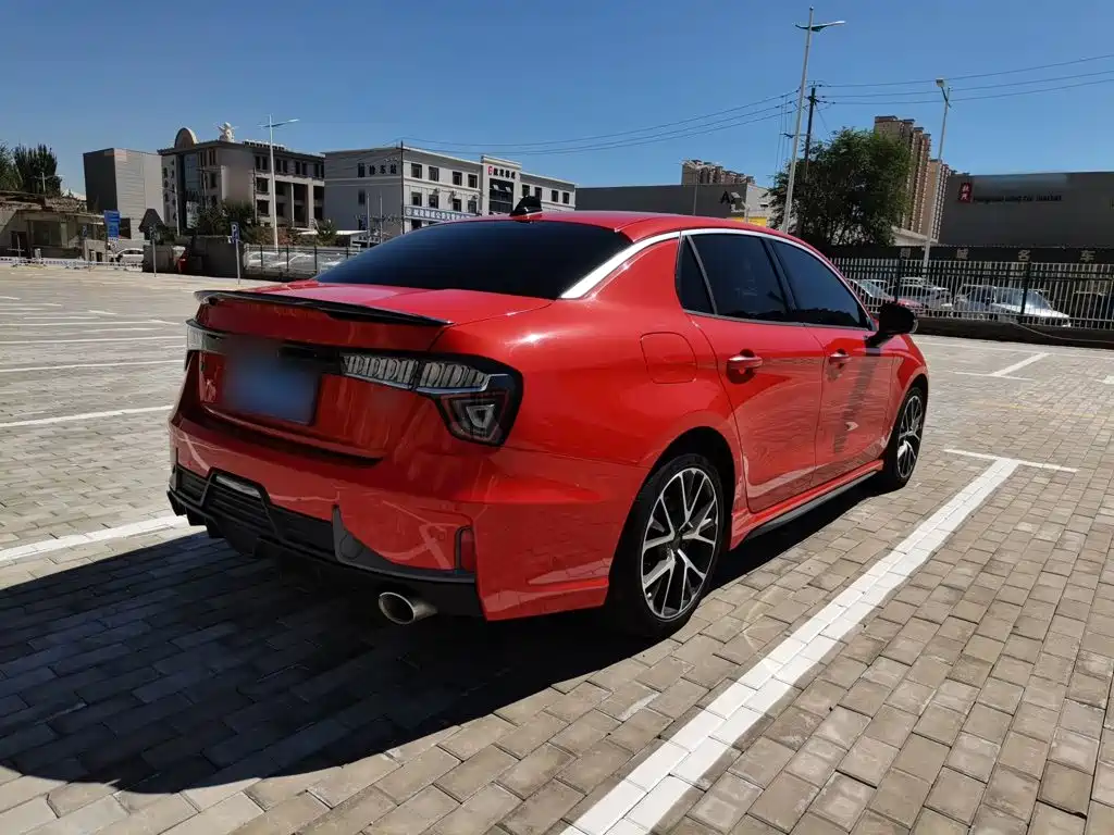 Lynk & Co 03 — миниатюра 7