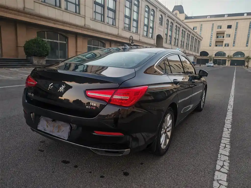 Hongqi Hongqi H5 — миниатюра 14