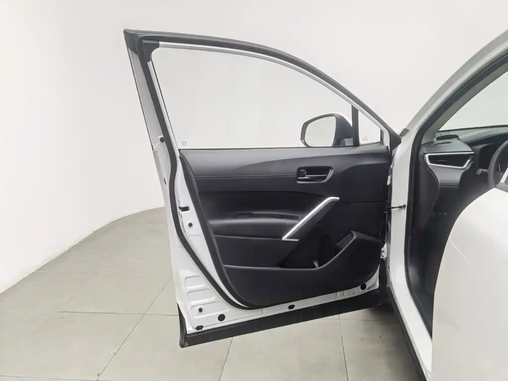 Toyota Corolla Cross — миниатюра 8