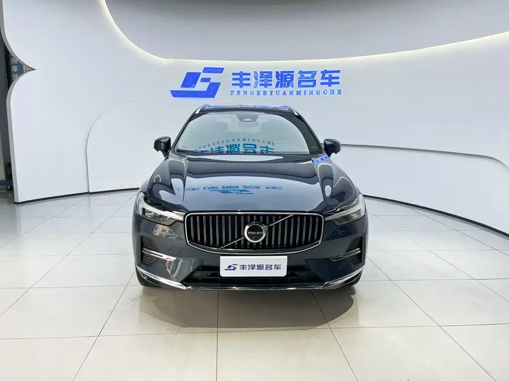 Volvo XC60 2024 B5 Luxury