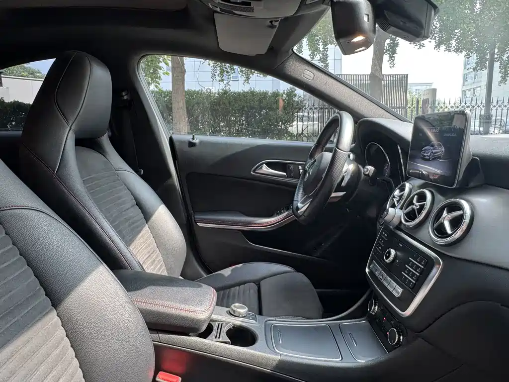 Mercedes-Benz CLA (Import) — миниатюра 9