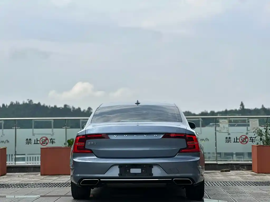 Volvo S90 — миниатюра 9