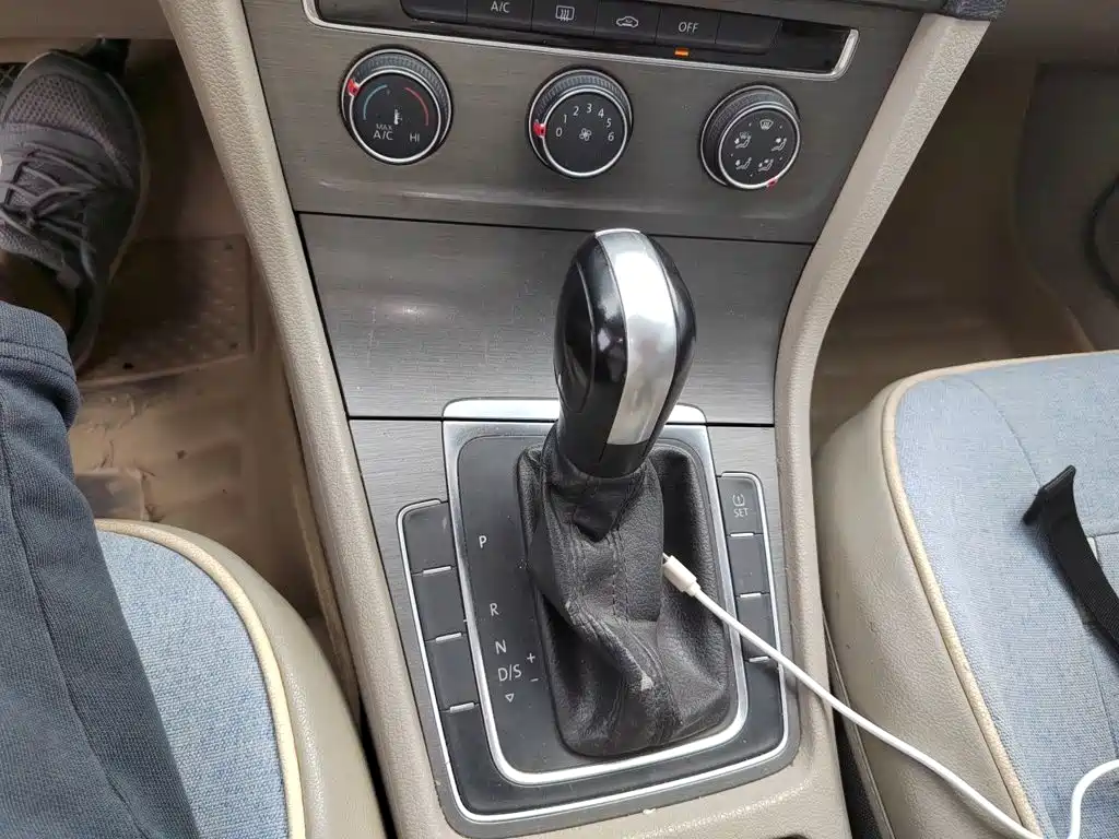 Volkswagen Golf — миниатюра 10
