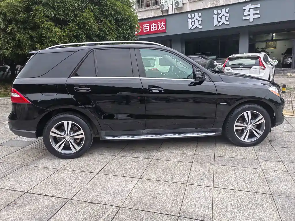 Mercedes-Benz M-Class — миниатюра 8