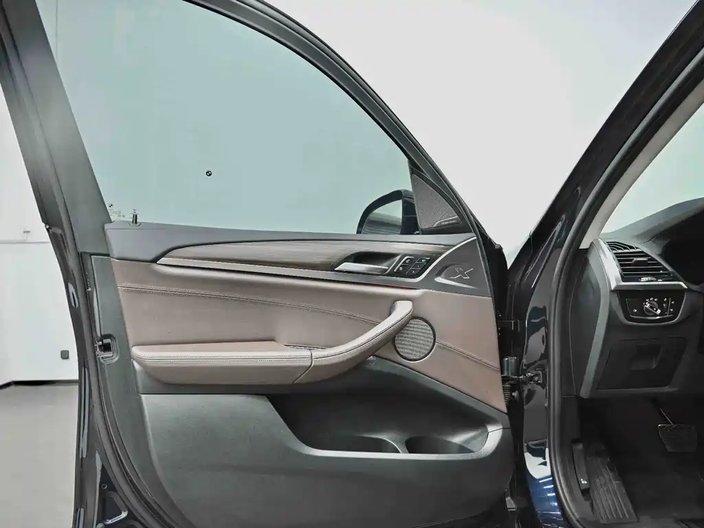 BMW X3 — миниатюра 15