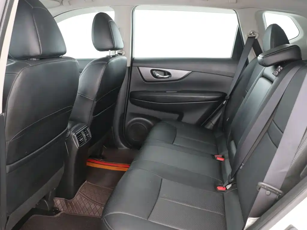 Nissan X-Trail — миниатюра 16