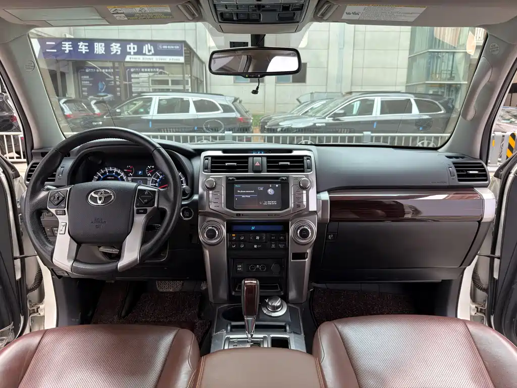 Toyota 4Runner — миниатюра 10