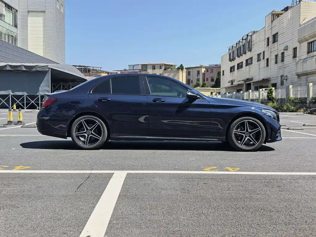 Mercedes-Benz C-Class — миниатюра 6