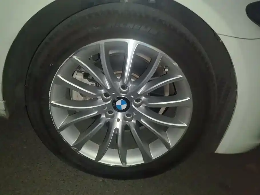 BMW 5 Series — миниатюра 6