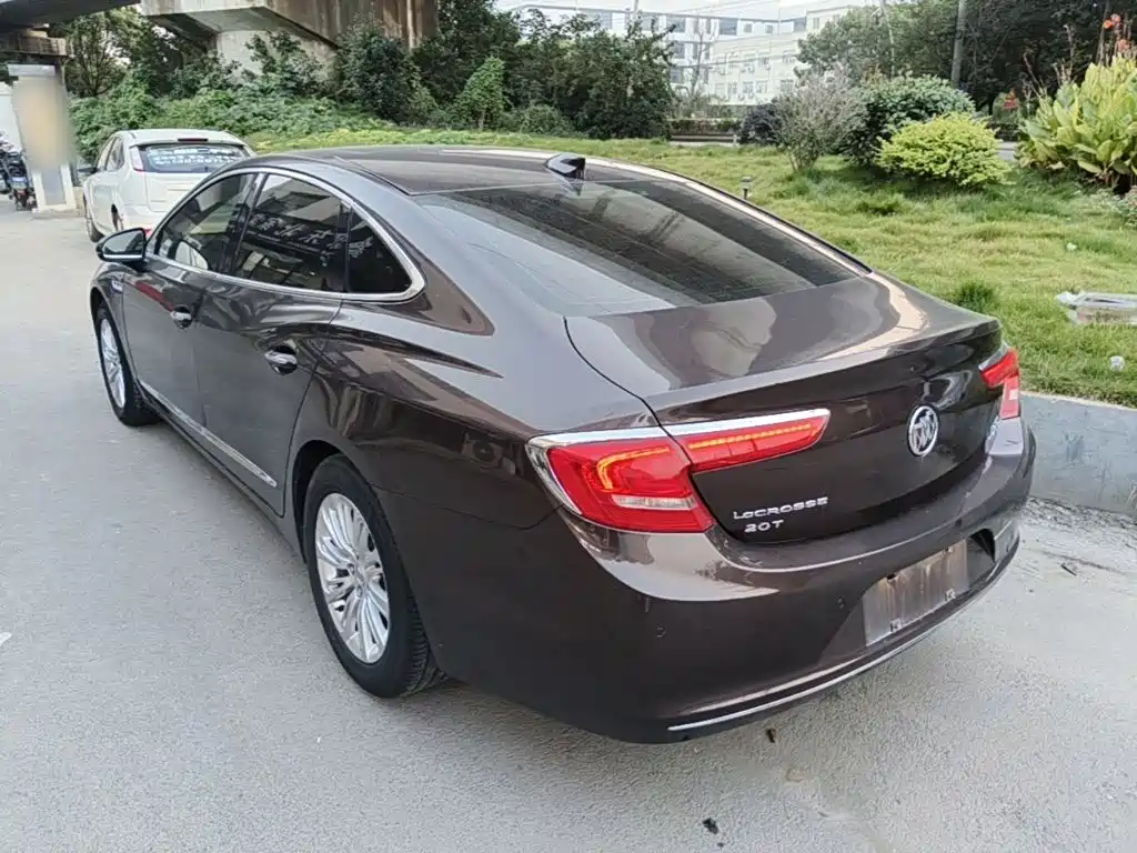 Buick LaCrosse — миниатюра 5