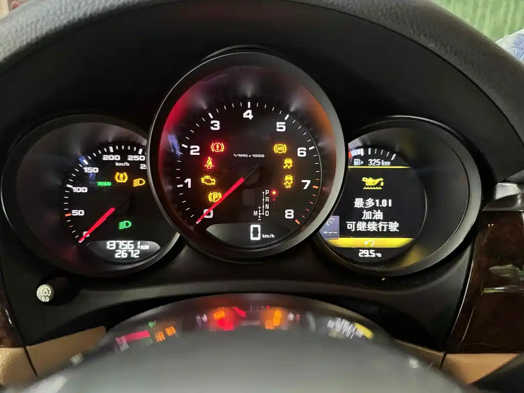 Porsche Macan — миниатюра 11