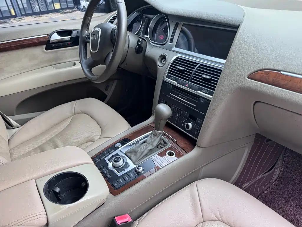 Audi Q7 — миниатюра 14