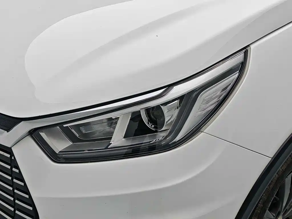 BYD Yuan EV — миниатюра 18