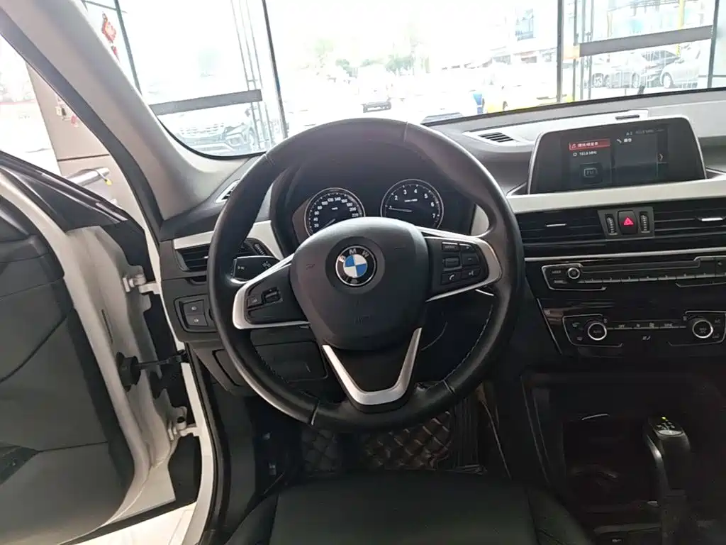 BMW X1 — миниатюра 11
