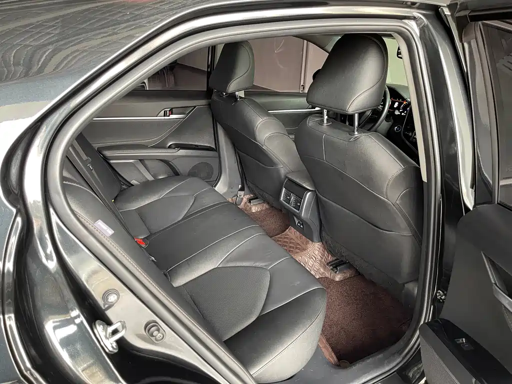 Toyota Camry — миниатюра 24