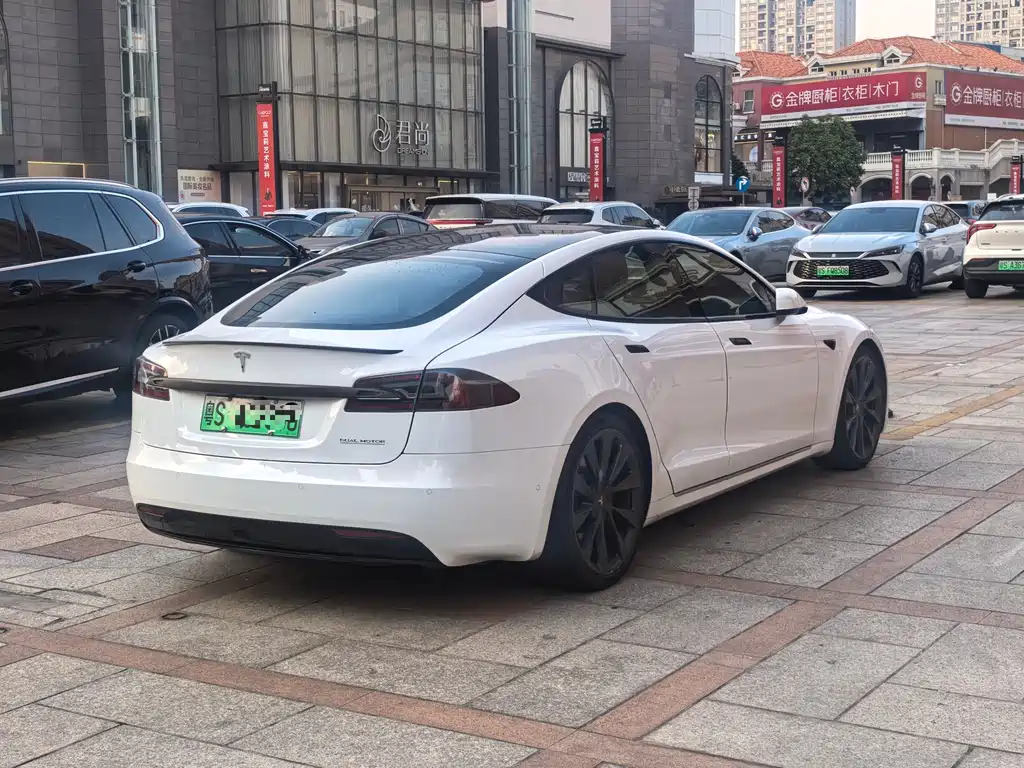 TESLA MODEL S