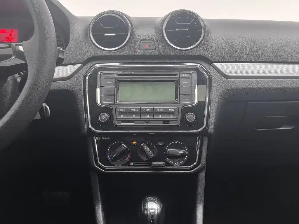 Volkswagen Jetta — миниатюра 12