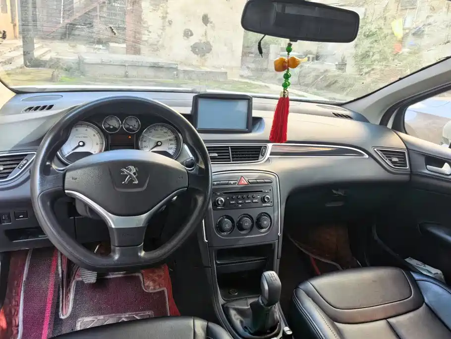 Peugeot 308 — миниатюра 12