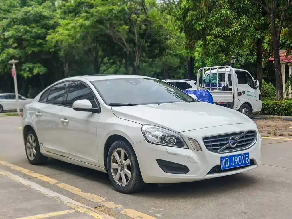 Volvo S60 (Import) — миниатюра 2