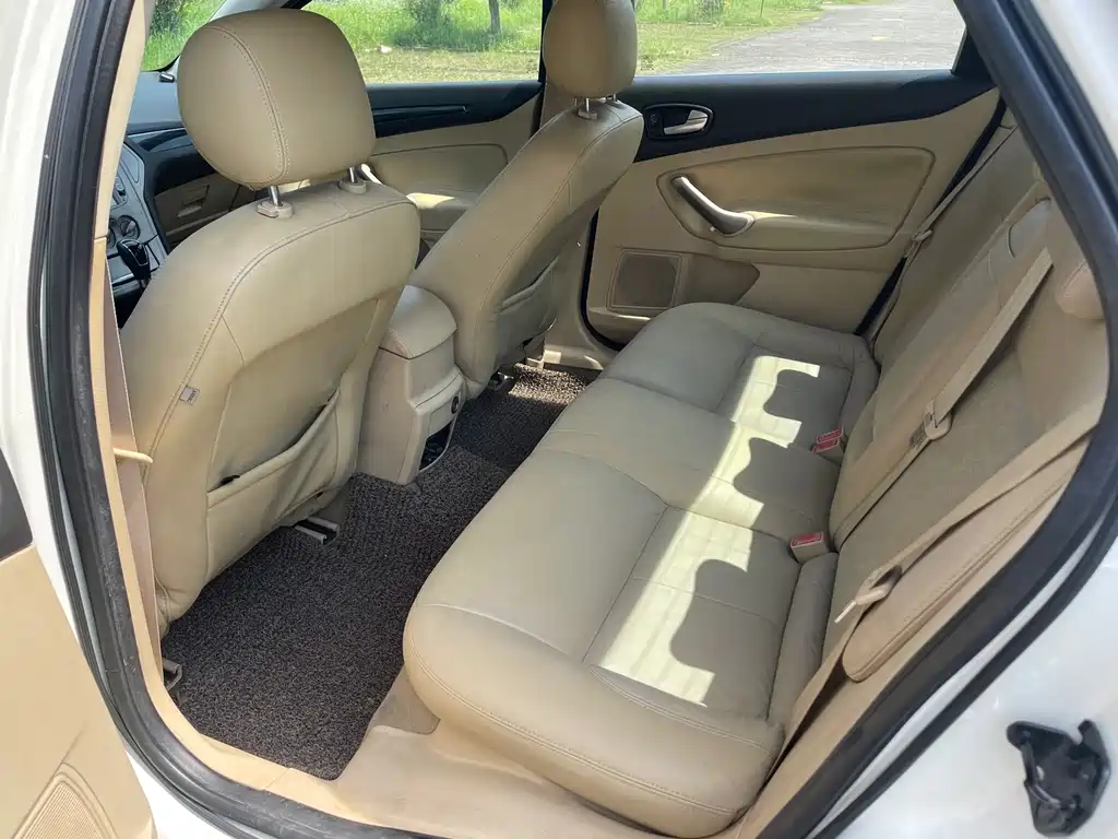 Ford Mondeo Zhisheng — миниатюра 12