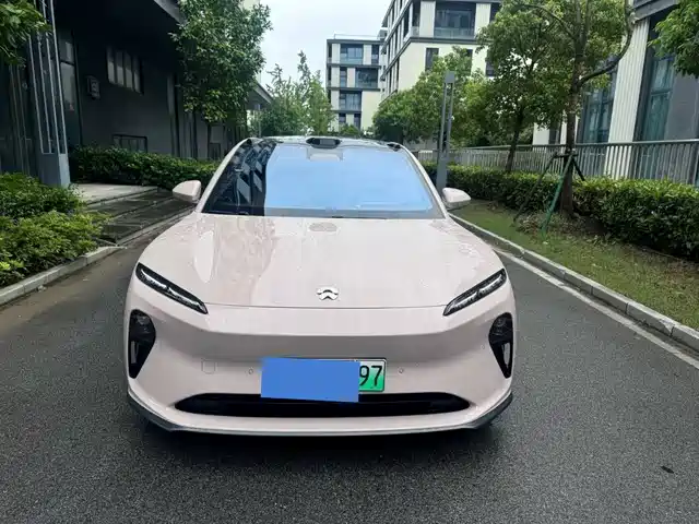 NIO ET5