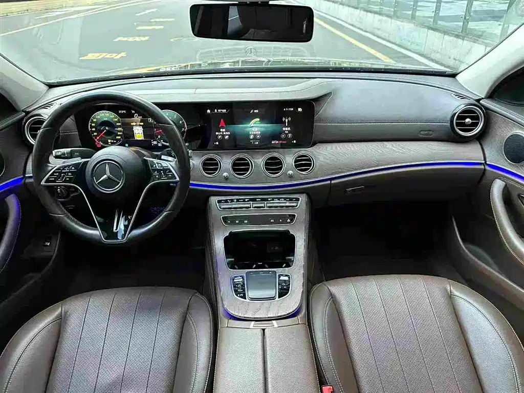 Mercedes-Benz E-Class — миниатюра 7