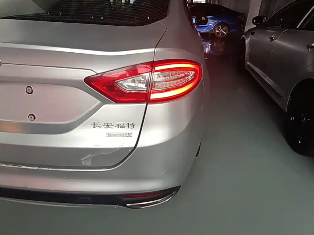 Ford Mondeo — миниатюра 8