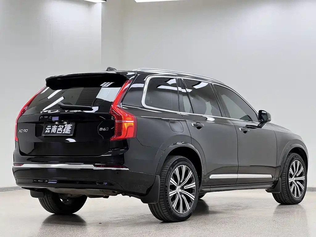 Volvo XC90 2023 B6 Luxury 7 мест