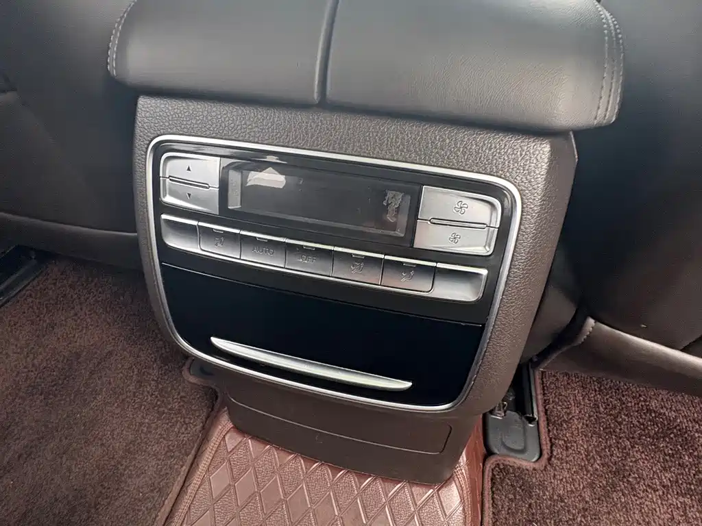 Roewe RX8 — миниатюра 13