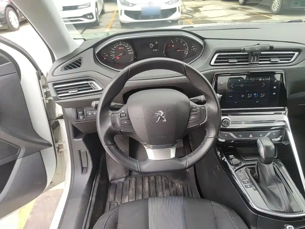 Peugeot 308 — миниатюра 11