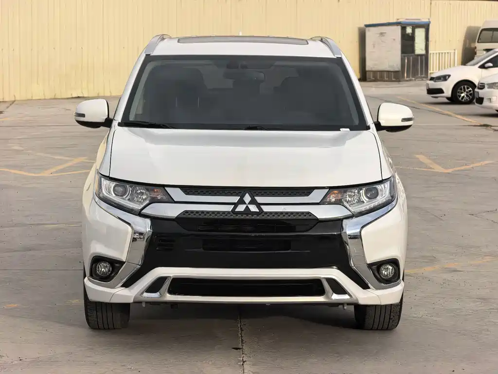 Mitsubishi Outlander — миниатюра 2
