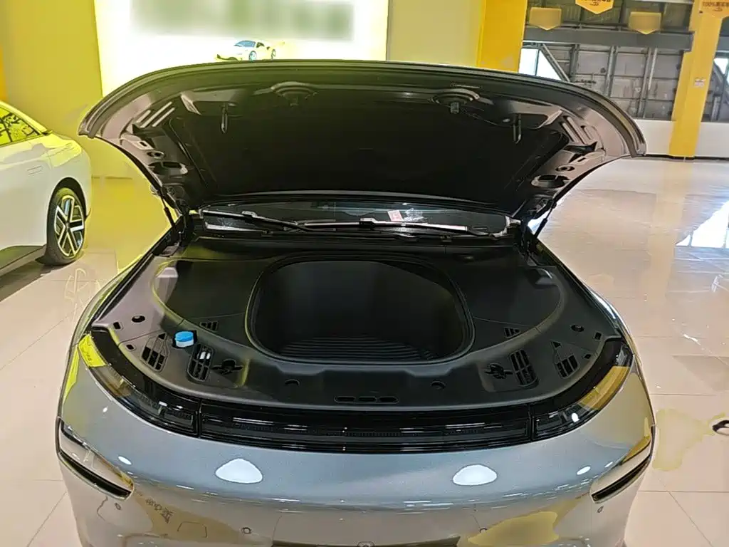 XPeng P7 — миниатюра 20