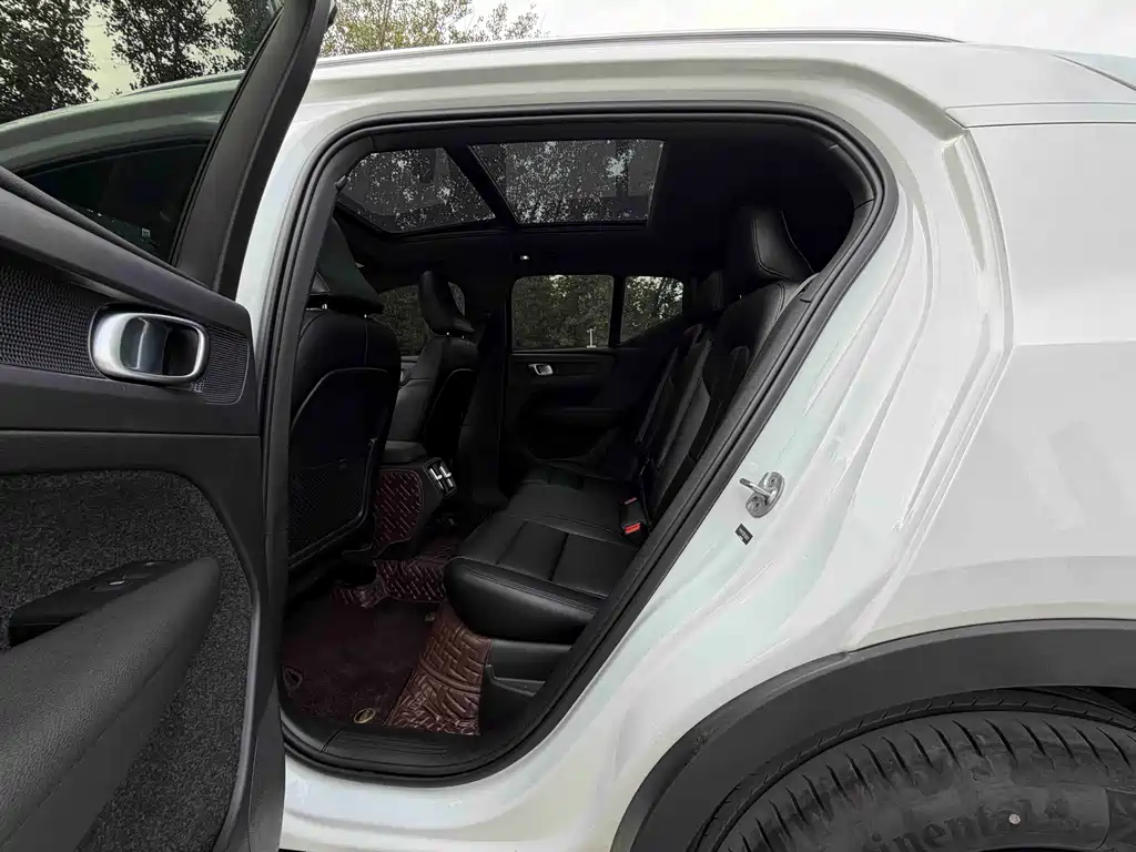 Volvo XC40 — миниатюра 14