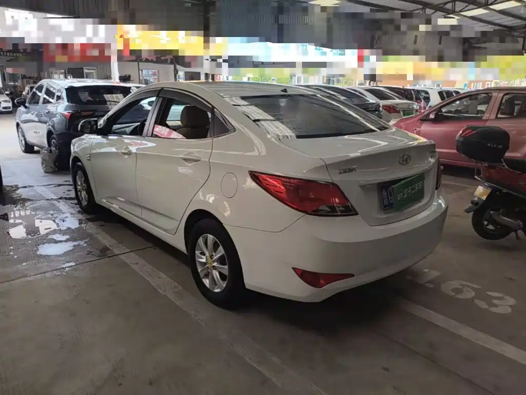 Hyundai Verna — миниатюра 5