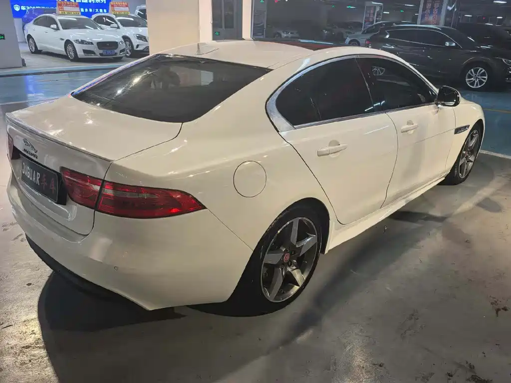 Jaguar XE 2015 2.0T 200PS R-Sport