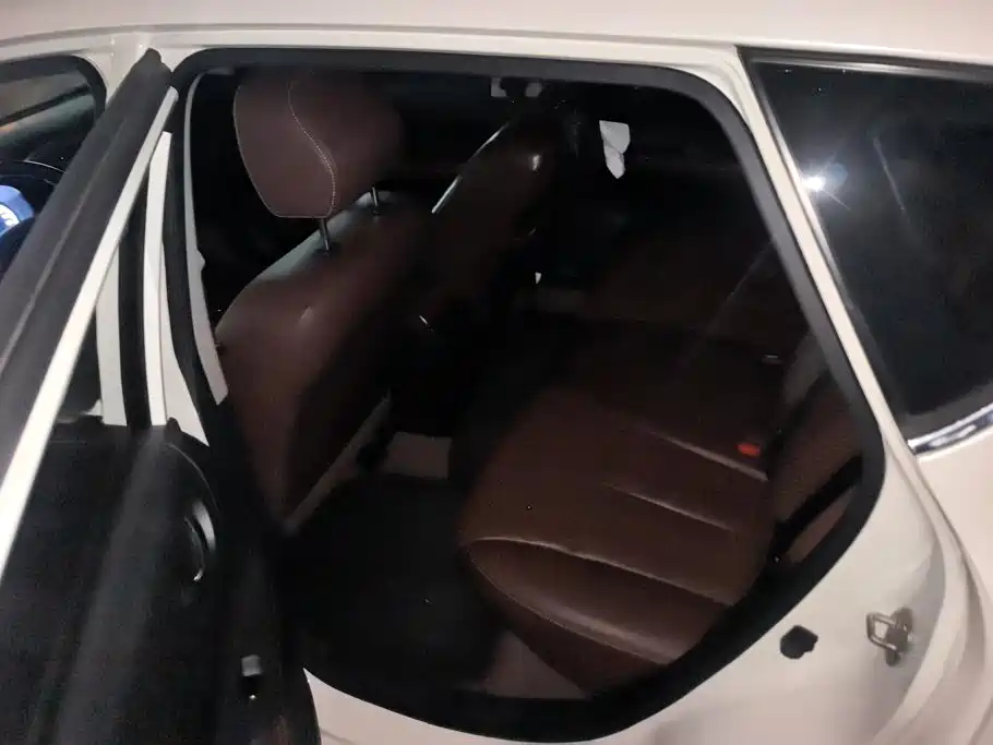 Nissan Tiida — миниатюра 11