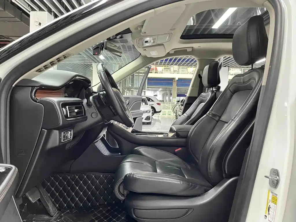 Lincoln Aviator (Import) — миниатюра 8