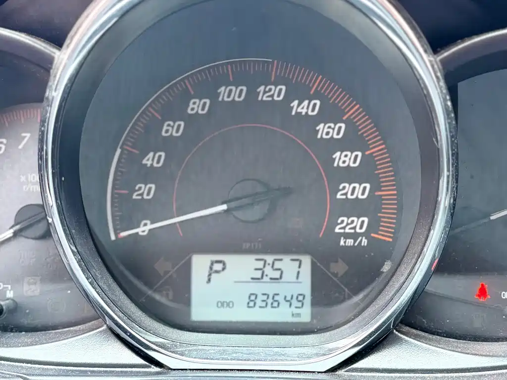 Toyota Yaris L — миниатюра 10