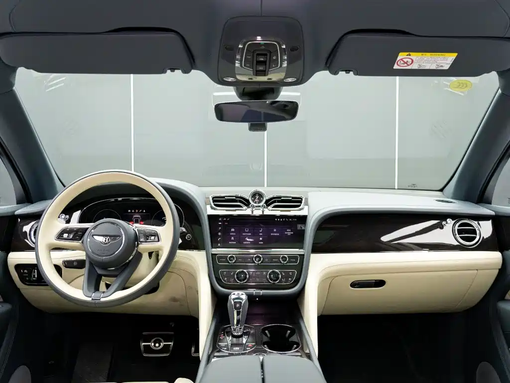 Bentley Bentayga — миниатюра 14