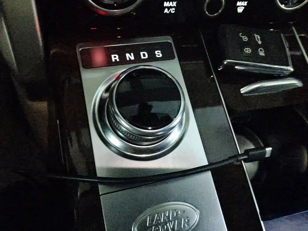 Land Rover Range Rover — миниатюра 7