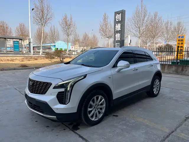 CADILLAC XT4