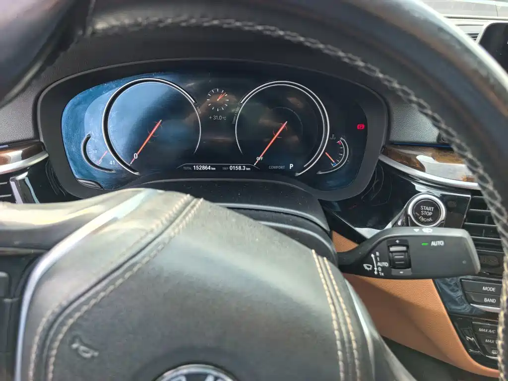 BMW 5 Series — миниатюра 10