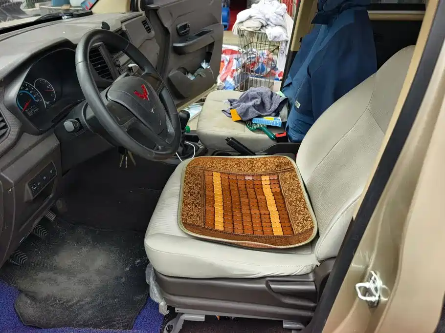 Wuling Hongguang V — миниатюра 9