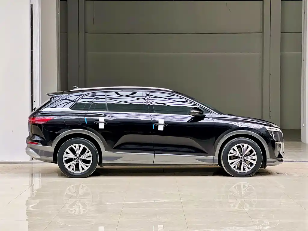 Audi Q5 e-tron — миниатюра 8