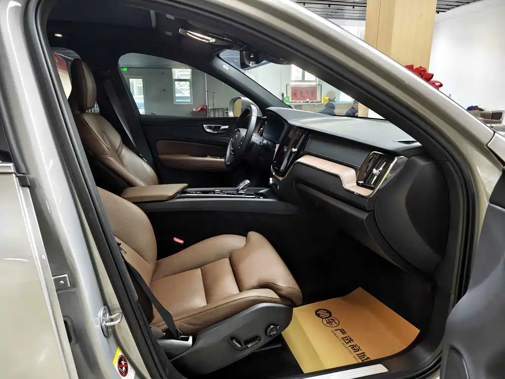Volvo XC60 — миниатюра 9