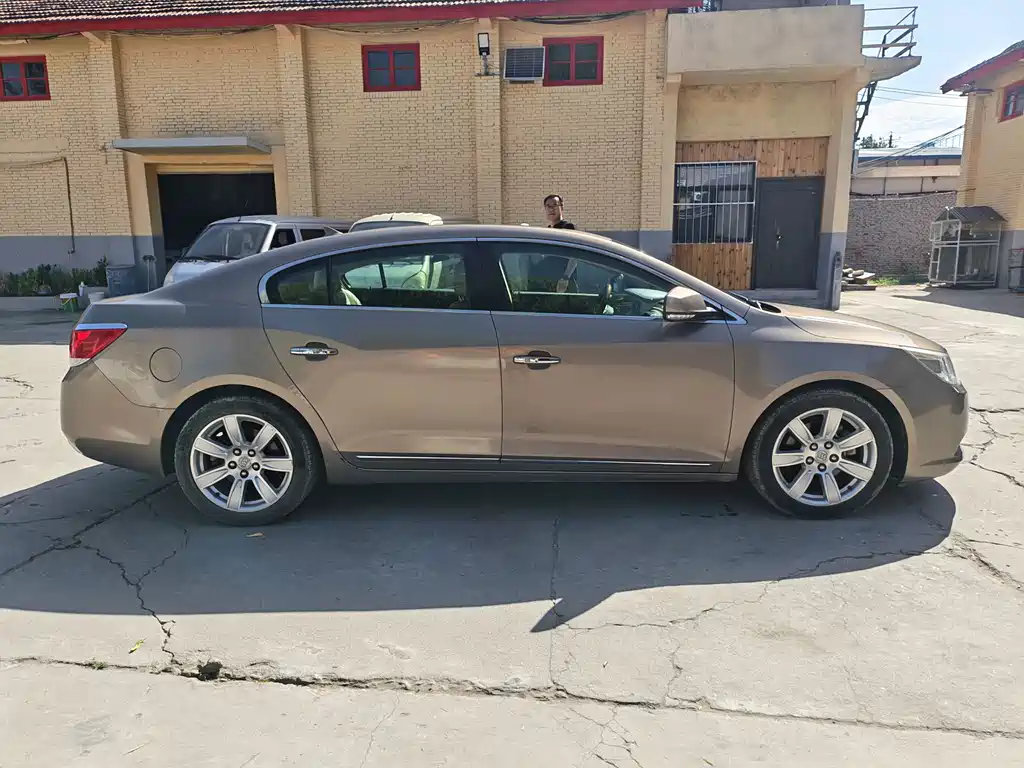 Buick LaCrosse — миниатюра 4